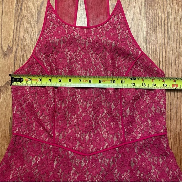 NWT BCBGMaxAzria Larke Turkish Rose Lace Halter Peplum Top size 10 - Picture 14 of 16